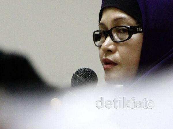 Susi Tur Menyesal SMS Akil