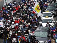 Buruh Long March Menuju Kementerian BUMN