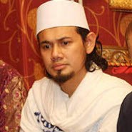 Mantan Pasien Datangi Polda untuk Temui Ustad Guntur Bumi