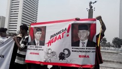 Pendukung Prabowo-Hatta dan Jokowi-Ryamizard Demo Bersamaan di HI