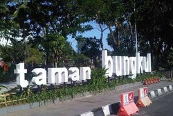 7 Hal yang Bisa Dilakukan di Taman Bungkul