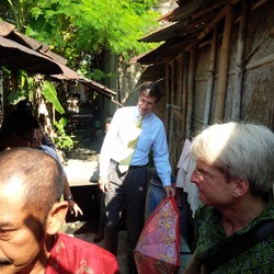 Resmikan Kampung Sanitasi, Dubes AS Blusukan ke Pinggiran Bengawan Solo