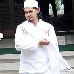 Seminggu di Tahanan, UGB Tak Pernah Ganti Baju