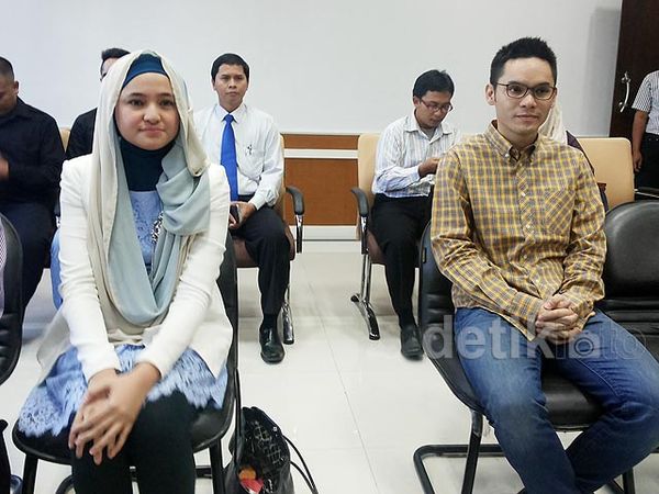 Marshanda dan Ben Tampak Tenang di Sidang Cerai Marshanda dan Ben Tampak Tenang di Sidang Cerai