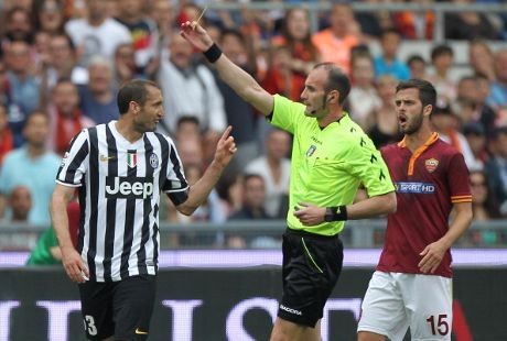Sikut Pjanic, Chiellini Diskors Tiga Pertandingan