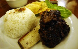 Iga-iga: Makan Siang Enak dengan Iga Bakar dan Sup Bebek yang Empuk Berempah