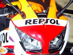 CBR250R Kenapa Masih Pakai Mesin 1 Silinder Honda?
