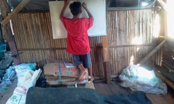 Cita-cita Di atas Kardus Bekas