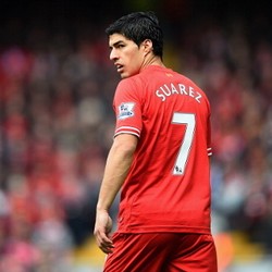 Suarez Paling Akrab dengan Tiang Gawang