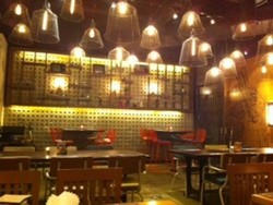 Howdy Hello Hola Hey Ho, Resto Vietnam Bernuansa Bronx