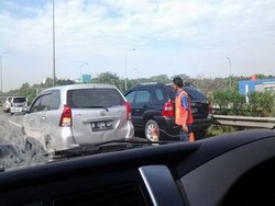Tabrakan Beruntun di Tol Jagorawi Arah Bogor Bikin Macet 8 KM