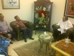 Kompak Berkemeja Putih, 2 Elite Golkar dan Surya Paloh Hadiri Ultah JK