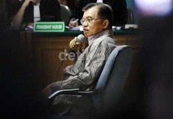 Membandingkan Kesaksian JK di Sidang Century dan Dokumen Rapat Wapres