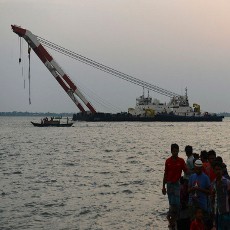 100-an Orang Hilang, Feri Bangladesh yang Tenggelam Ditarik ke Tepi Sungai