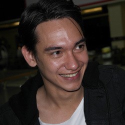 Jadi Aktor, Adipati Dolken Otodidak