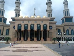 Megahnya Masjid Terbesar di Kalimantan