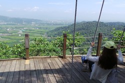 Main Ayunan di Taiwan... Tapi di Atas Lembah