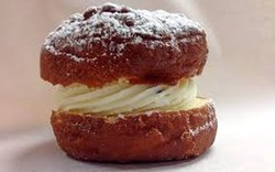 Donnoli, Hibrid Pastry Baru Perpaduan Donat dan Cannoli yang Manis Lembut