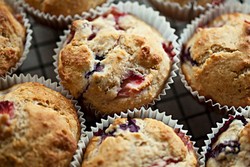 Yuk, Bikin Muffin Stawberry Buat Camilan Sehat si Kecil!