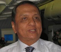 Buka-bukaan Soal Mobil Murah dan HP Impor