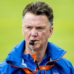 Van Gaal Klaim Fokusnya Tidak Akan Terbagi Dua