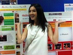 Perawatan yang Wajib Dilakukan Raline Shah Agar Tetap Cantik Saat Traveling