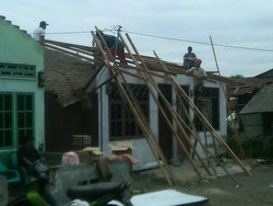 Angin Kencang Rusak 22 Rumah di Medan