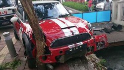 Ditemukan 4 Linting Ganja di Dalam Mini Cooper yang Kecelakaan di Jl Pemuda