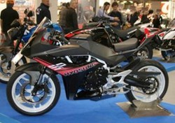 Hyosung 250, Pesaing CBR250R dan R25