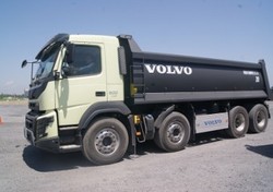 Menaklukkan Truk Monster Volvo FMX