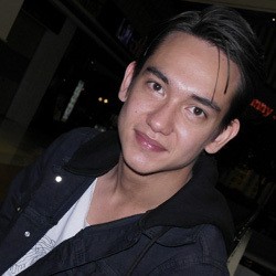 Pengalaman Pacaran Kilat Adipati Dolken yang Berakhir Selingkuh