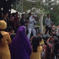 Caisar Rayakan Pesta Pernikahan dengan Goyang Oplosan