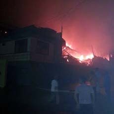 Pabrik Gitar Elektrik di Mojokerto Terbakar