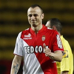 Berbatov Tambah Setahun di Monaco
