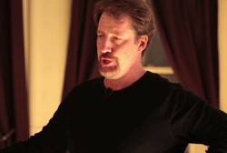 Penyanyi Opera Ini Harus Berjuang untuk Belajar Bicara Setelah Kena Stroke