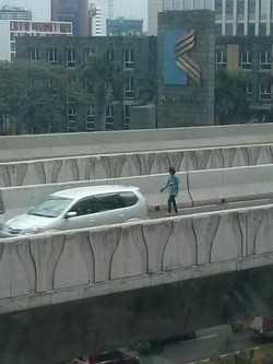 Cegah Orang Jalan Kaki di JLNT, Polisi Minta Peran Aktif Masyarakat