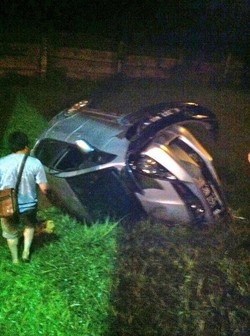 Honda Jazz Terguling di Tol Bintaro