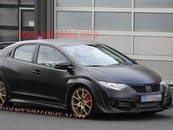 Honda Civic Type R Kejepret Kamera Telanjang di Jalanan
