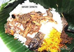 Nyam! Nikmatnya Nasi Krawu Sambal Pedas di Kota Gresik