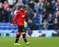 Hodgson: Skuat Inggris Bakal Bantu Rooney Kurangi Beban