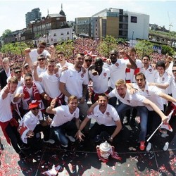 Trofi Piala FA untuk Fans Arsenal yang Memenuhi Stadion Tiap Pekan