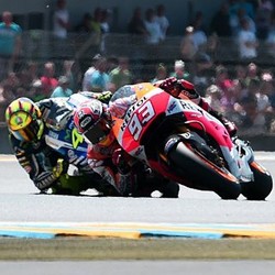 Aksi-aksi Menyalip yang Amat Dinikmati Marquez