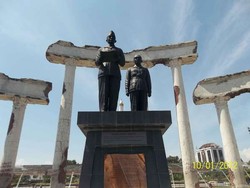 Menyusuri Jl Pahlawan, Cara Asyik Liburan di Surabaya