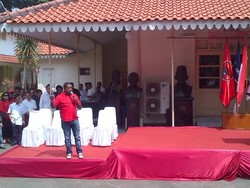 Edo Kondologit Bakar Semangat Pendukung Jokowi dengan Lagu Perjuangan