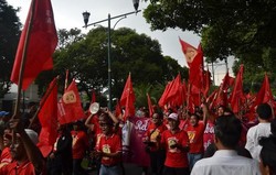 Hujan Deras Iringi Kedatangan Jokowi-JK di KPU