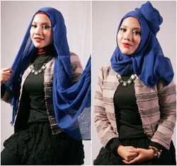 Tutorial Hijab dengan Aksen Topi Besar untuk Tampil Unik