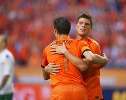 Huntelaar, Masihkah Cuma Jadi Cadangan Van Persie?