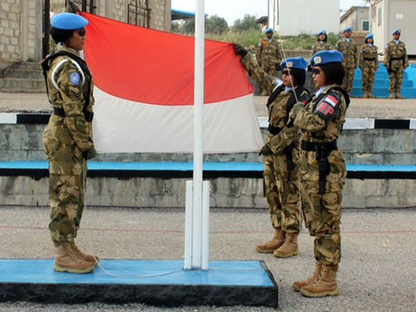 Wanita TNI Kibarkan Sang Merah Putih di Lebanon
