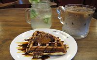 Dutch Coffee Dingin dan Waffle Hangat Ada di Angel-In-Us-Coffee