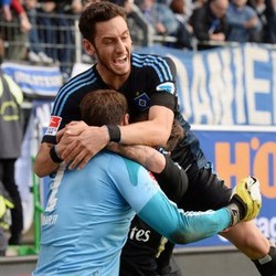 Hamburg Lolos dari Degradasi